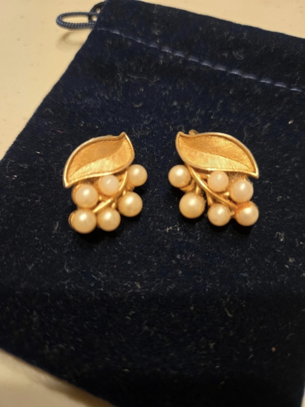 Vintage Trifari Gold Leaf Pearl Clip-On Earrings